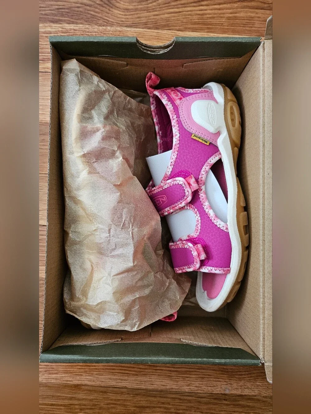 Keen Girls Knotch Creek OT Sandal, size 2, color Pink